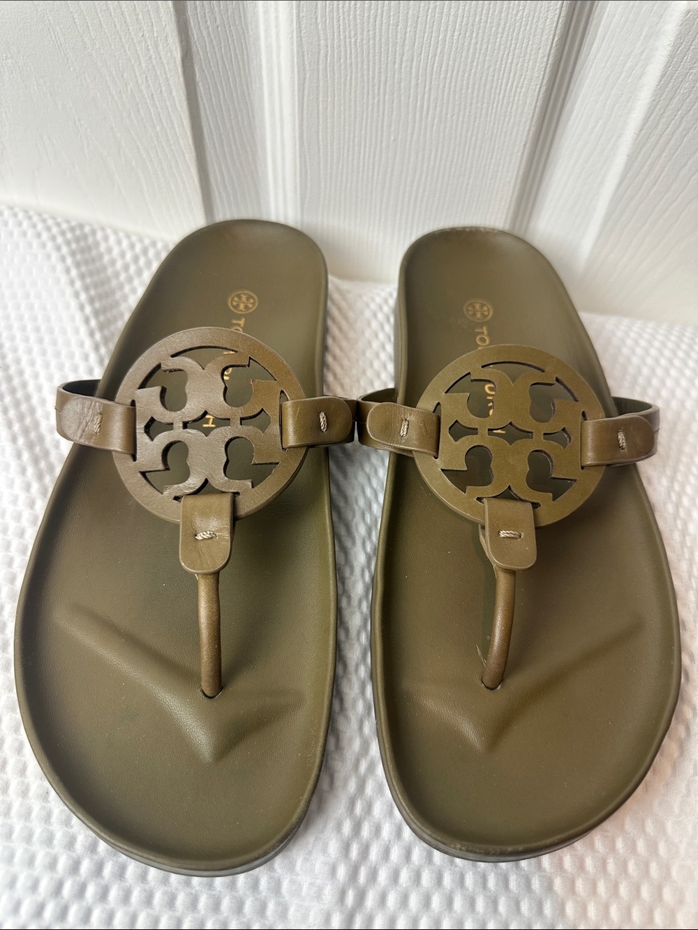 Tory Burch  Thong Sandals in Olive Brown - Picture 3 of 14